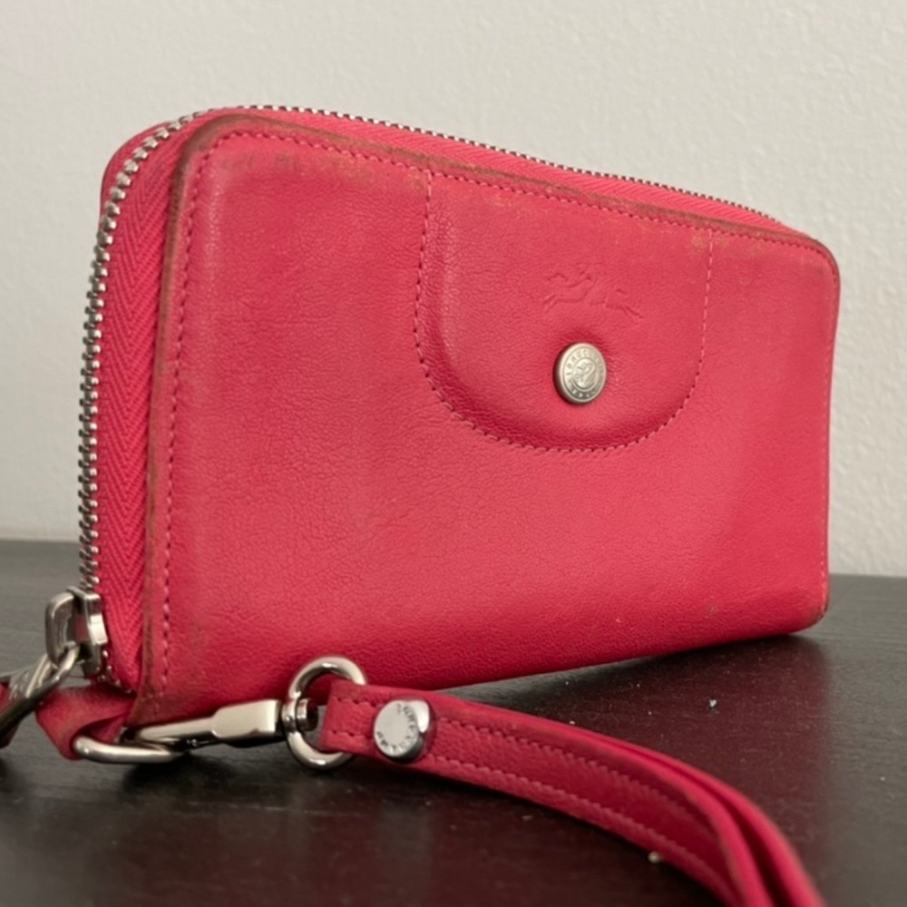 Longchamp cuir le pliage  leather pink wristlet